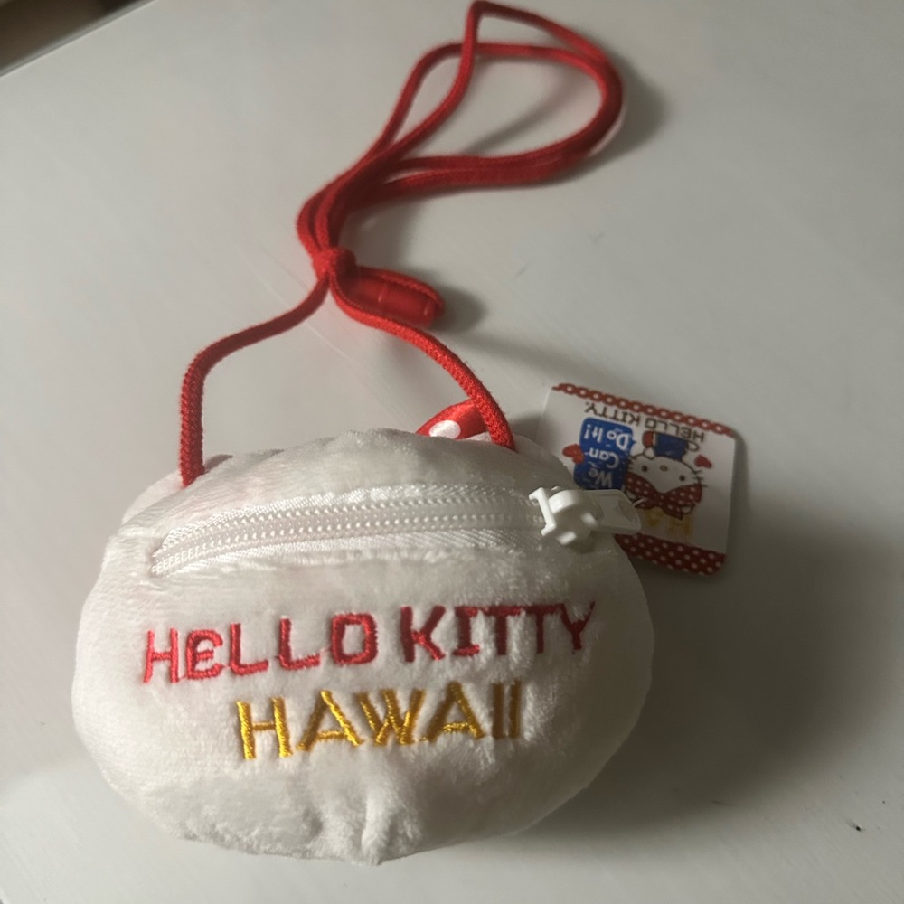 hello kitty Hawaii Dcut Purse With Rope Rosie Bandana - Picture 2 of 6